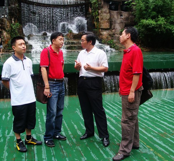 �������